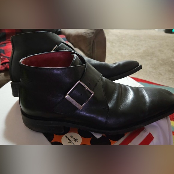 Kenneth Cole Chelsea Boots - Picture 1 of 3